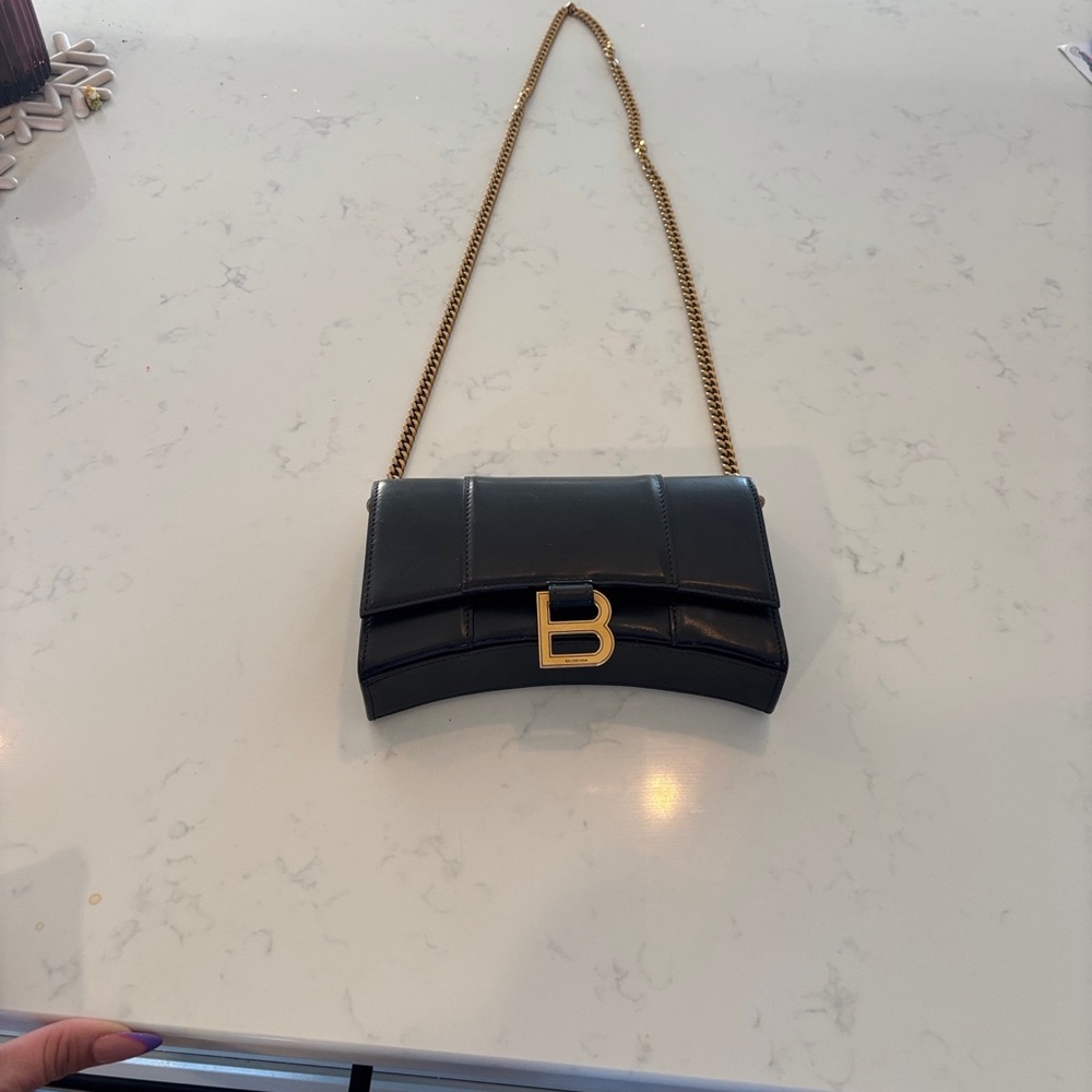 Balenciaga Hourglass Wallet on Chain - Picture 3 of 5